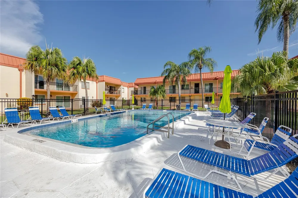 10379 PARADISE BOULEVARD #35 Treasure Island, FL 33706