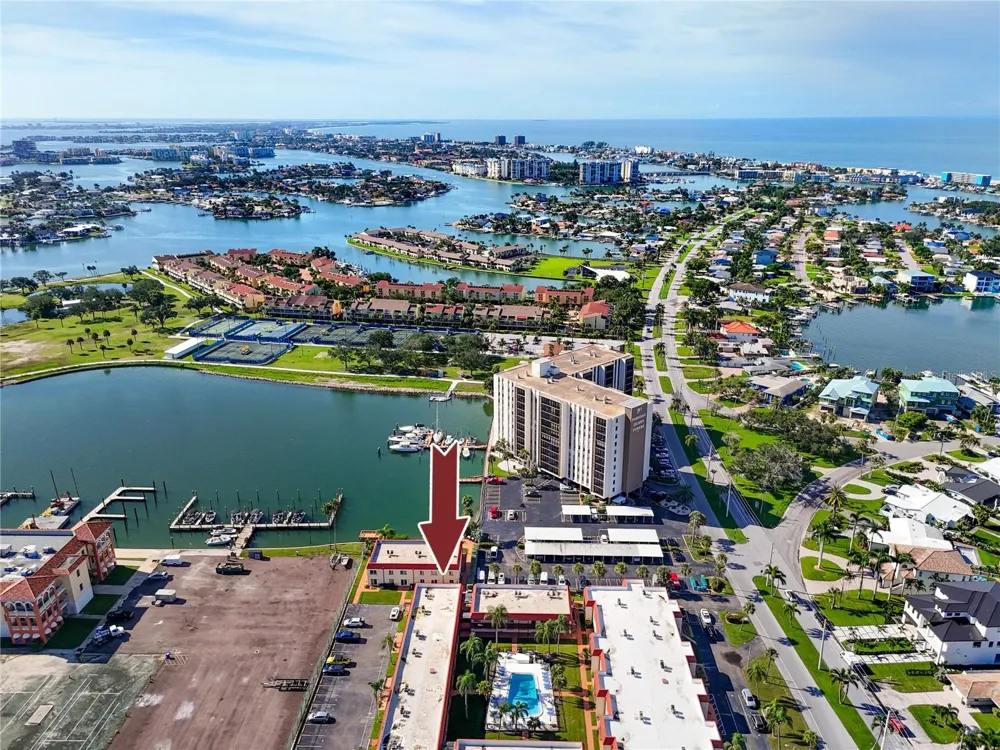 10379 PARADISE BOULEVARD #35 Treasure Island, FL 33706