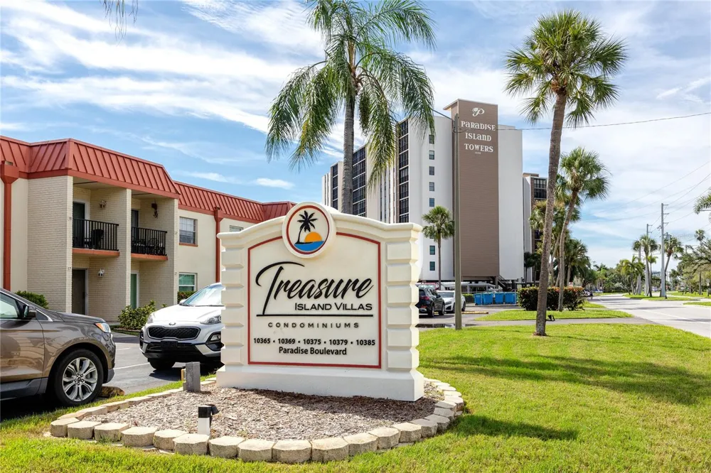 10379 PARADISE BOULEVARD #35 Treasure Island, FL 33706
