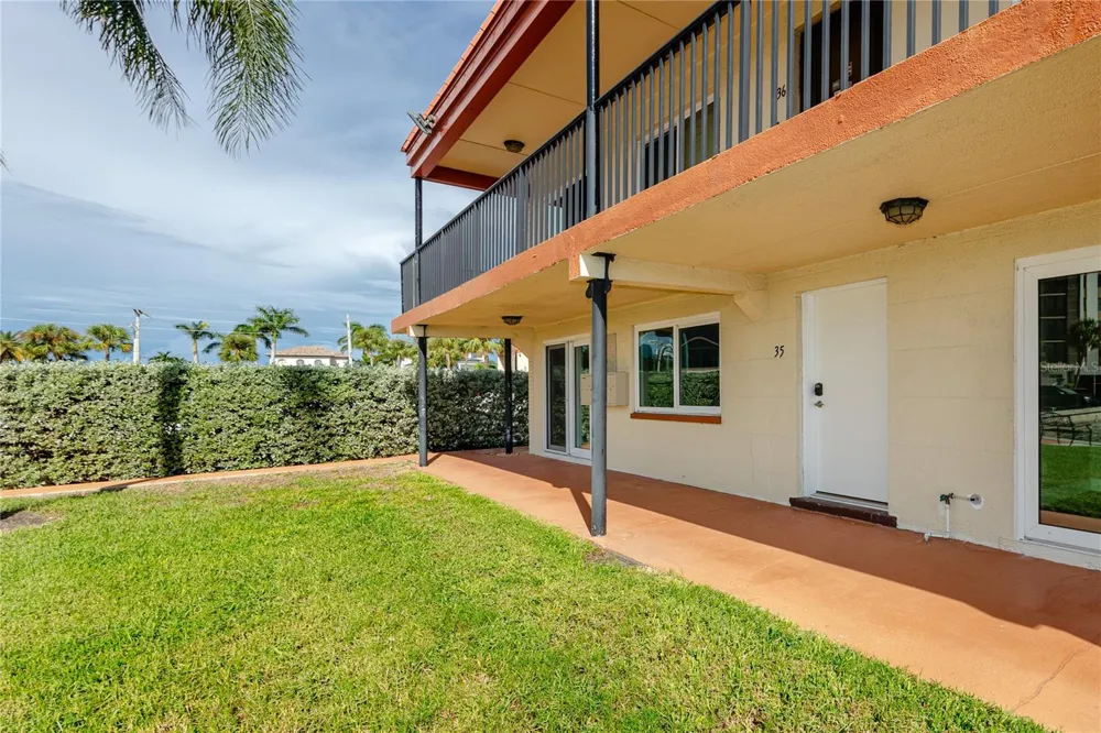 10379 PARADISE BOULEVARD #35 Treasure Island, FL 33706