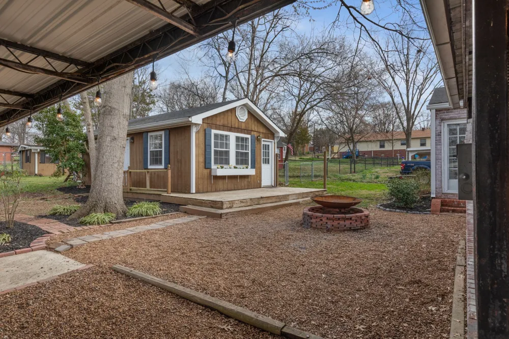 805 Woodland Drive Lebanon, TN 37087