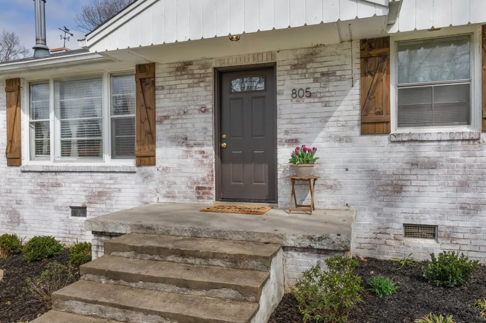 805 Woodland Drive Lebanon, TN 37087
