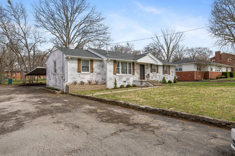 805 Woodland Drive Lebanon, TN 37087