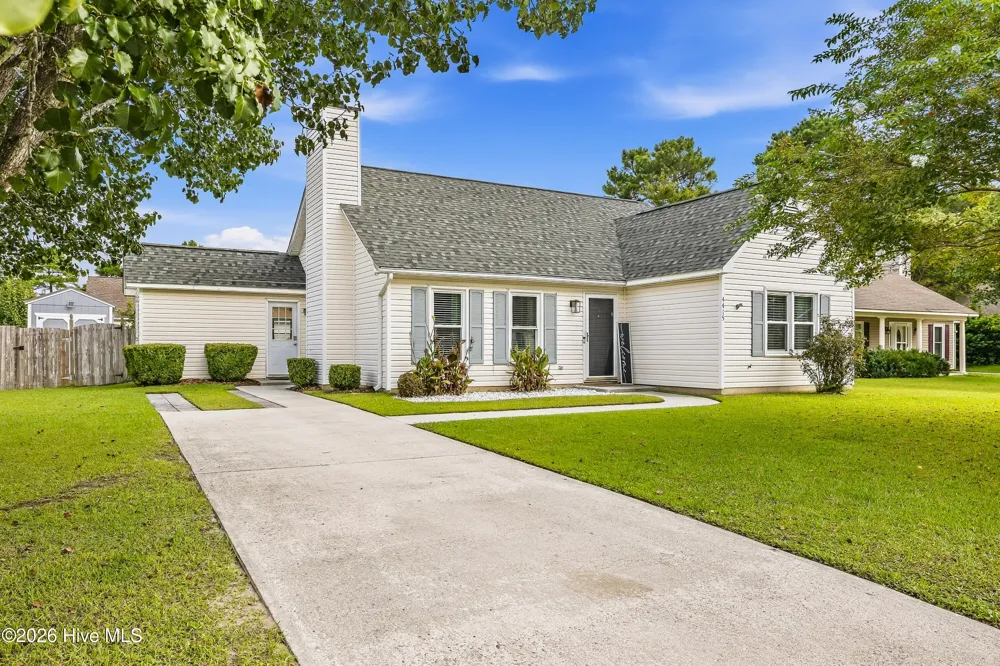 4415 Woodcroft Court Wilmington, NC 28405