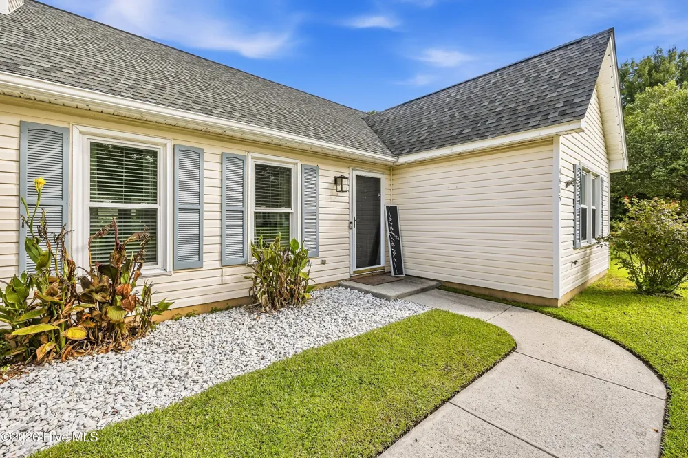 4415 Woodcroft Court Wilmington, NC 28405