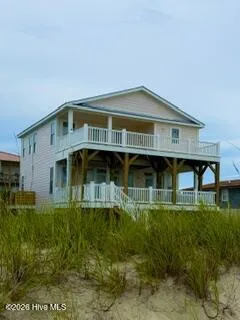 5527 E Beach Drive Oak Island, NC 28465