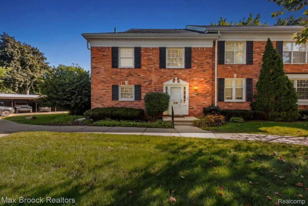1460 Trailwood Path Bloomfield Charter Township, MI 48301