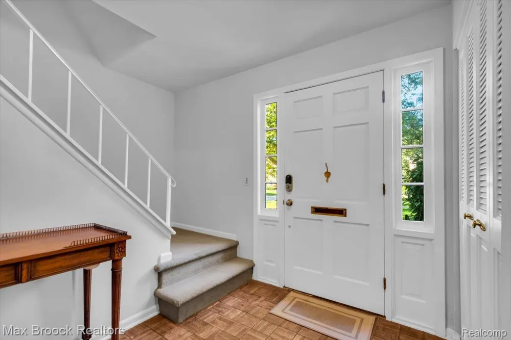1460 Trailwood Path Bloomfield Charter Township, MI 48301
