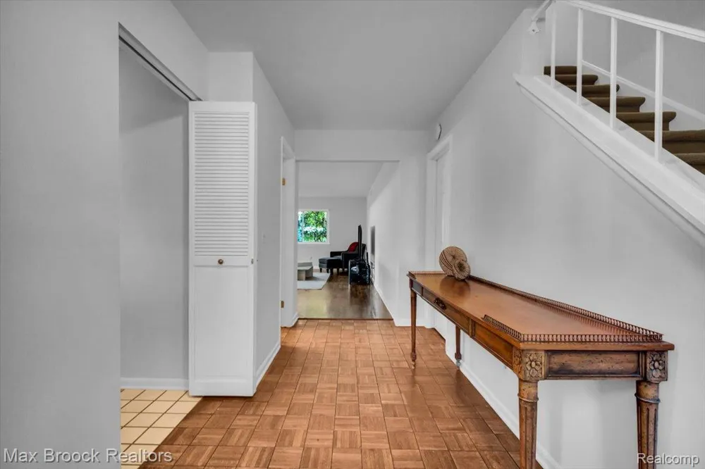 1460 Trailwood Path Bloomfield Charter Township, MI 48301