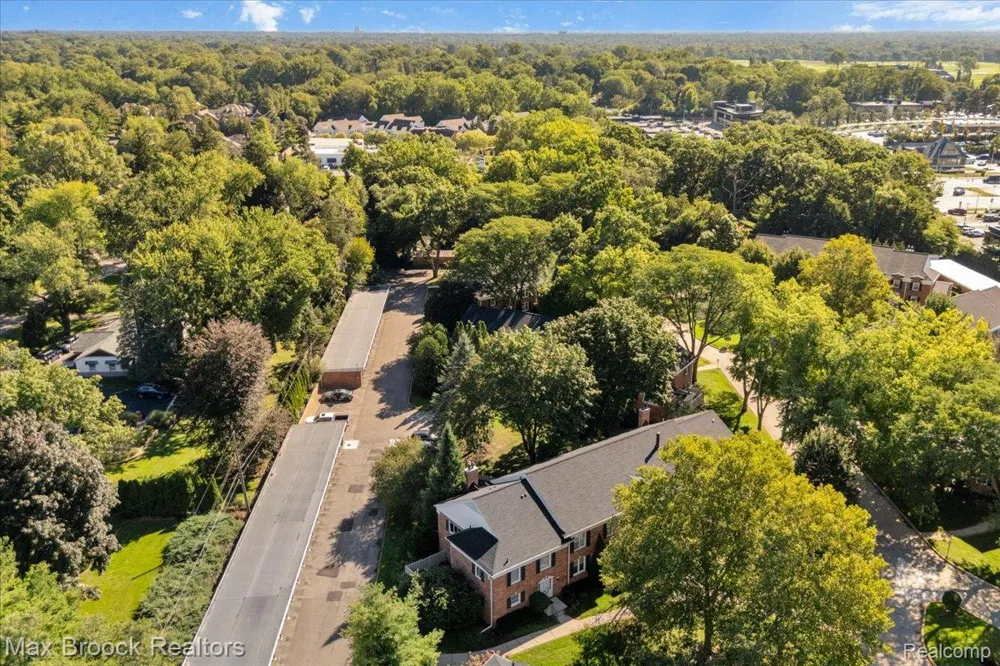 1460 Trailwood Path Bloomfield Charter Township, MI 48301