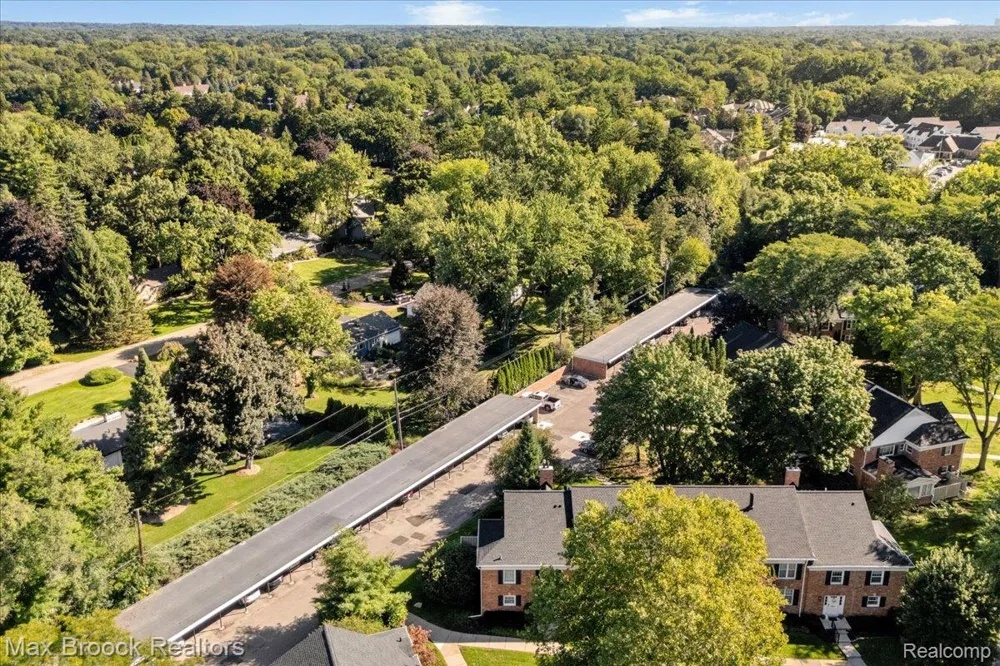 1460 Trailwood Path Bloomfield Charter Township, MI 48301