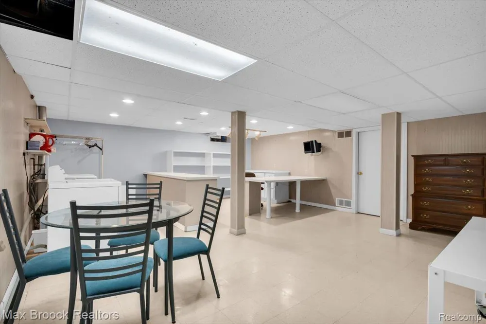 1460 Trailwood Path Bloomfield Charter Township, MI 48301
