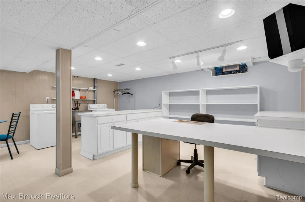 1460 Trailwood Path Bloomfield Charter Township, MI 48301