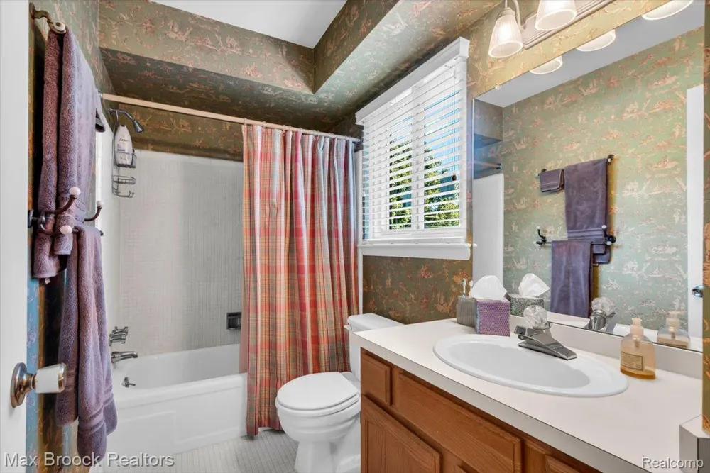 1460 Trailwood Path Bloomfield Charter Township, MI 48301