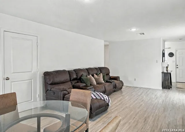 109 KAYDEN CT Marion, TX 78124