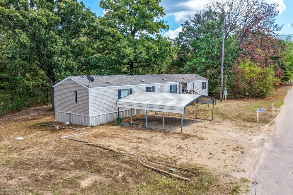 121 Rs County Road 3317 Emory, TX 75440