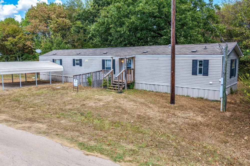 121 Rs County Road 3317 Emory, TX 75440