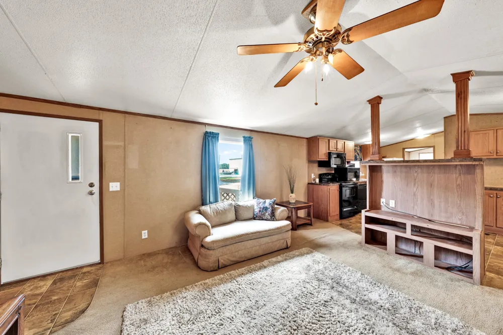 121 Rs County Road 3317 Emory, TX 75440