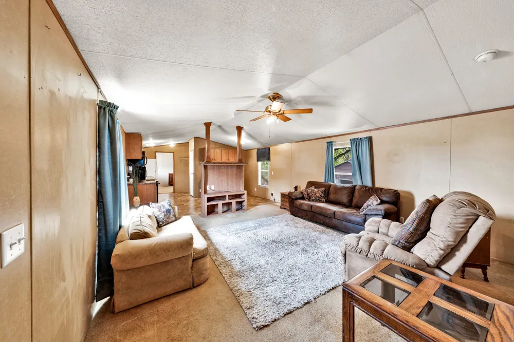 121 Rs County Road 3317 Emory, TX 75440
