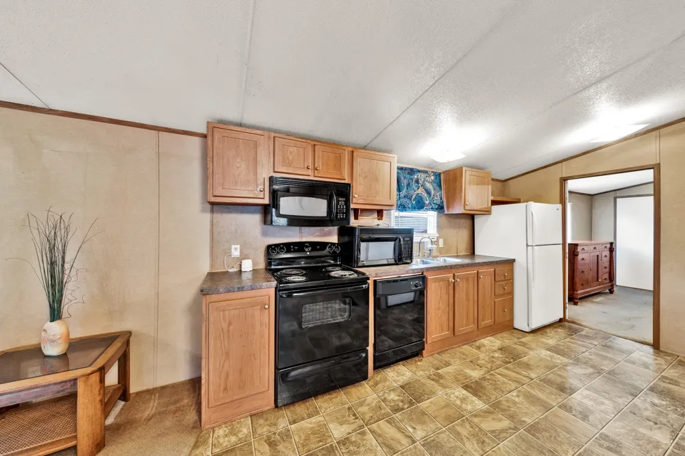 121 Rs County Road 3317 Emory, TX 75440