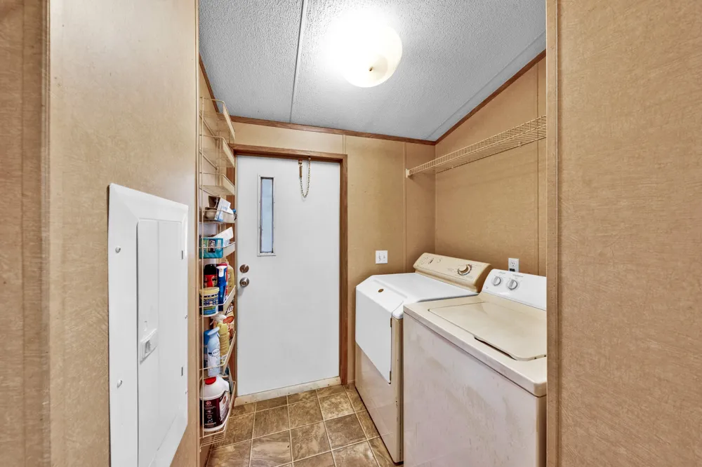 121 Rs County Road 3317 Emory, TX 75440