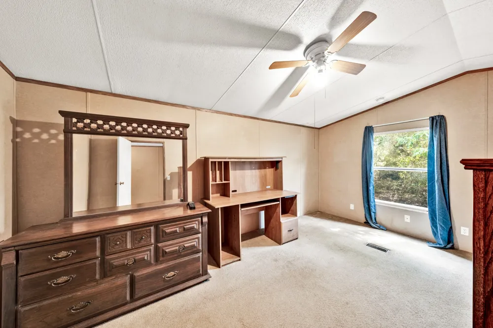 121 Rs County Road 3317 Emory, TX 75440