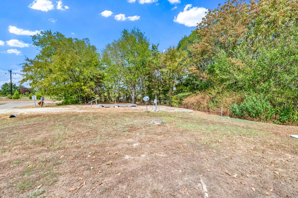 121 Rs County Road 3317 Emory, TX 75440