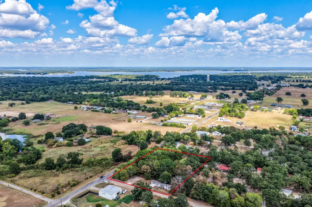 121 Rs County Road 3317 Emory, TX 75440
