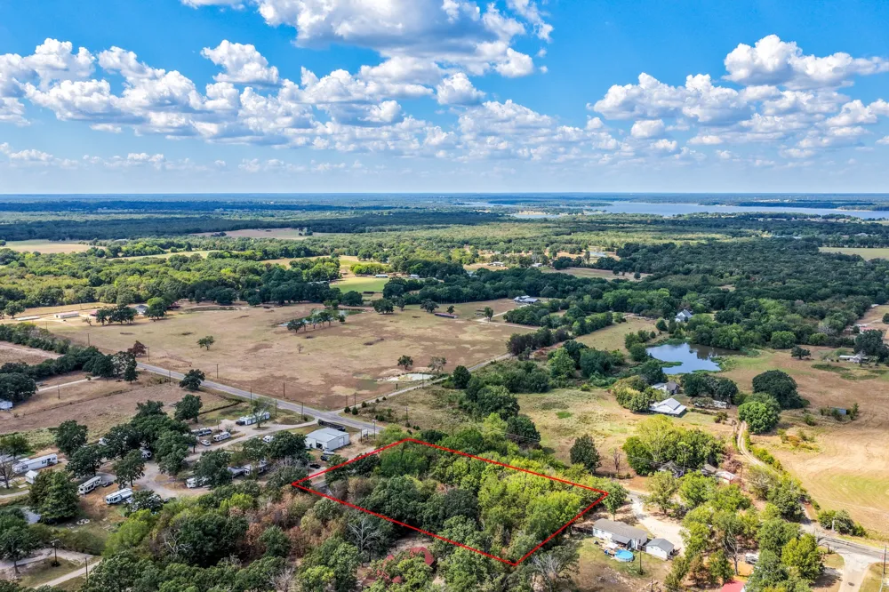 121 Rs County Road 3317 Emory, TX 75440