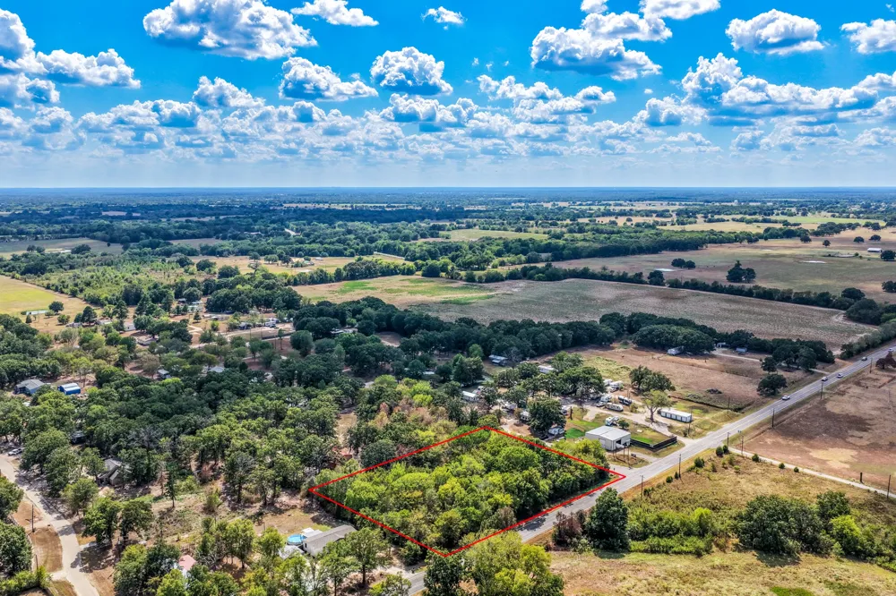 121 Rs County Road 3317 Emory, TX 75440