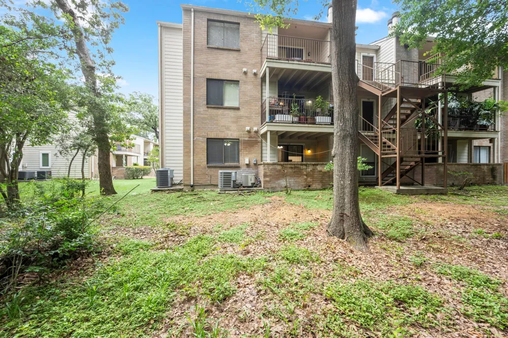 3500 Tangle Brush Drive #102 Spring, TX 77381
