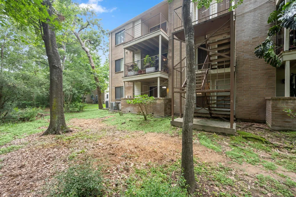 3500 Tangle Brush Drive #102 Spring, TX 77381