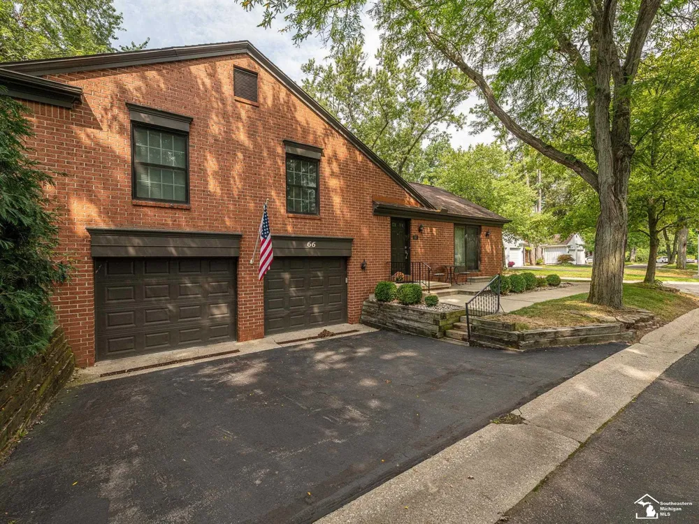 66 Linswood Drive Monroe City, MI 48162