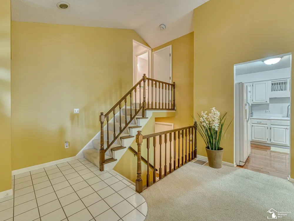 66 Linswood Drive Monroe City, MI 48162