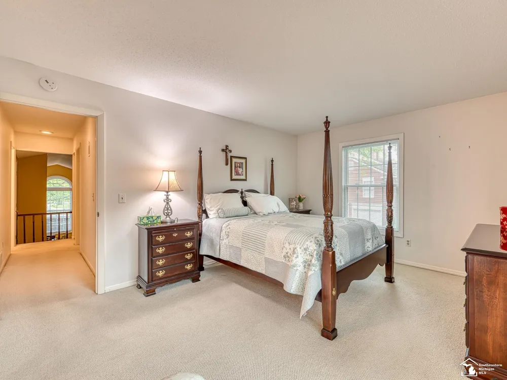 66 Linswood Drive Monroe City, MI 48162