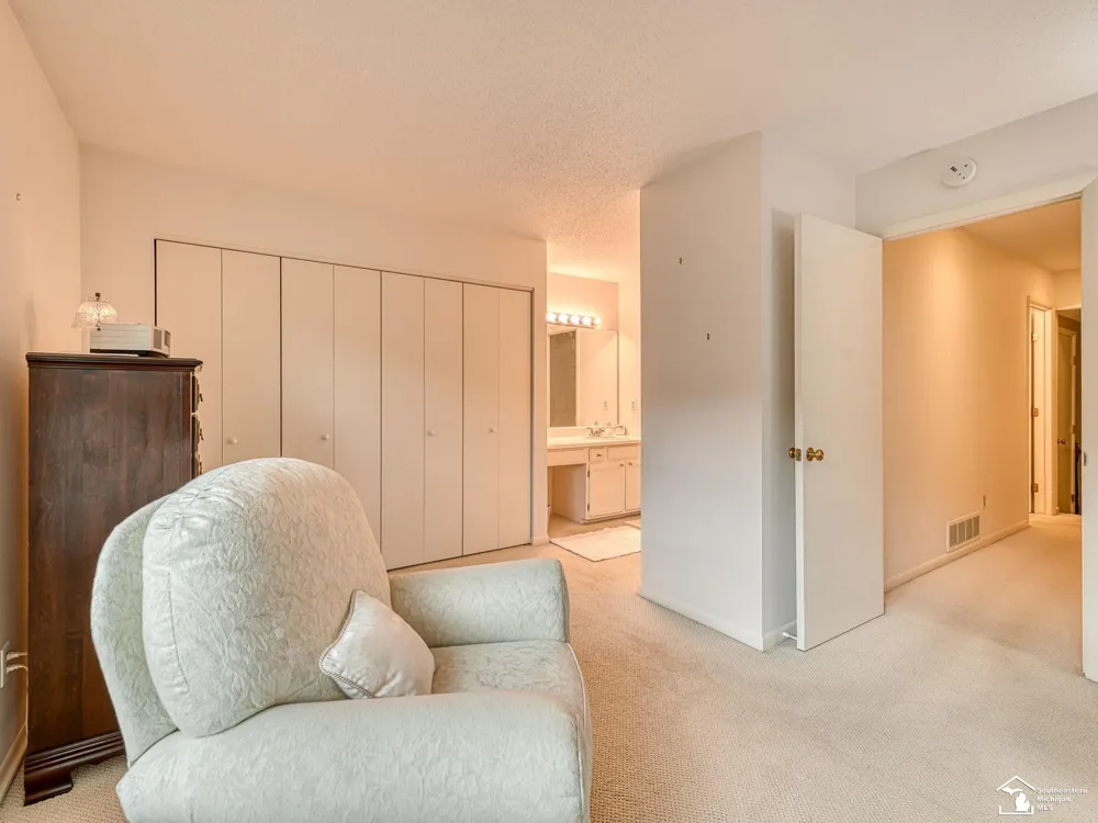 66 Linswood Drive Monroe City, MI 48162