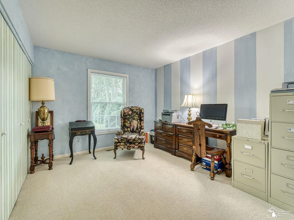 66 Linswood Drive Monroe City, MI 48162