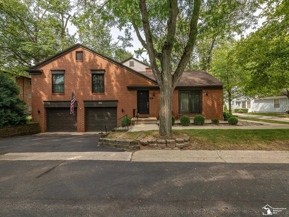 66 Linswood Drive Monroe City, MI 48162