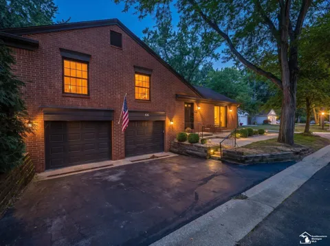 66 Linswood Drive