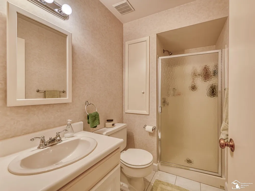 66 Linswood Drive Monroe City, MI 48162