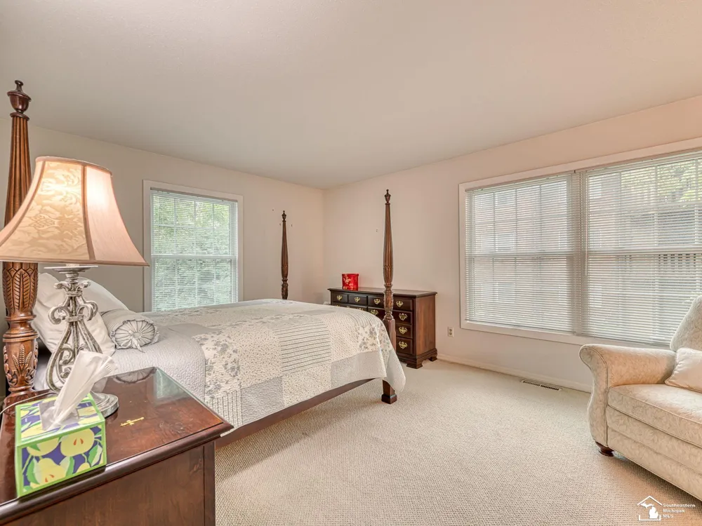 66 Linswood Drive Monroe City, MI 48162