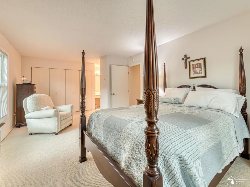 66 Linswood Drive Monroe City, MI 48162