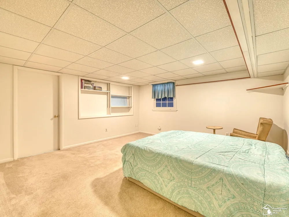 66 Linswood Drive Monroe City, MI 48162