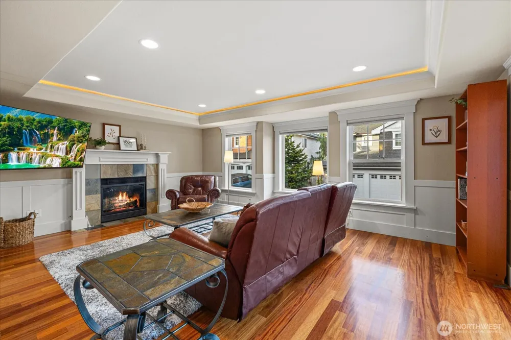 825 Kirkland Way Kirkland, WA 98033
