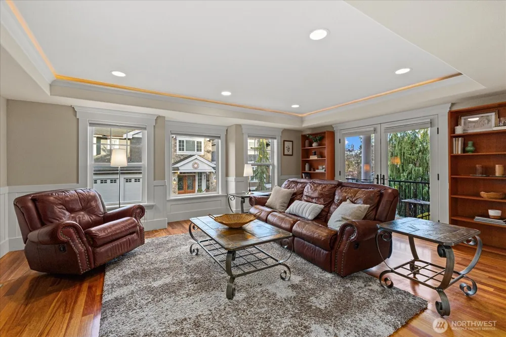825 Kirkland Way Kirkland, WA 98033