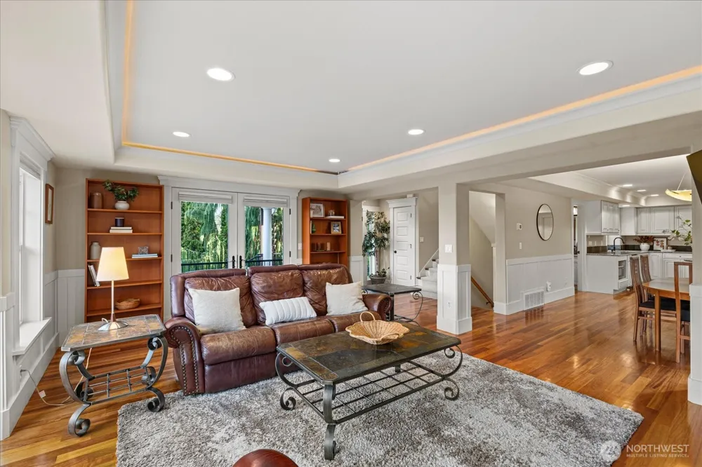 825 Kirkland Way Kirkland, WA 98033