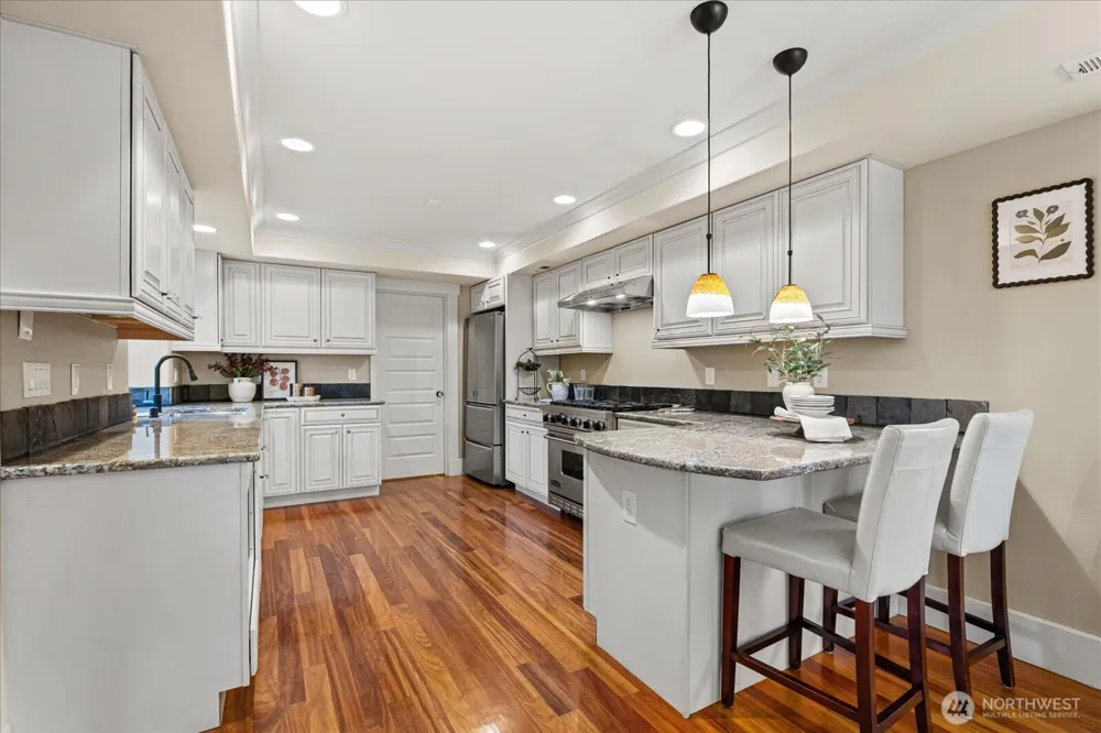 825 Kirkland Way Kirkland, WA 98033