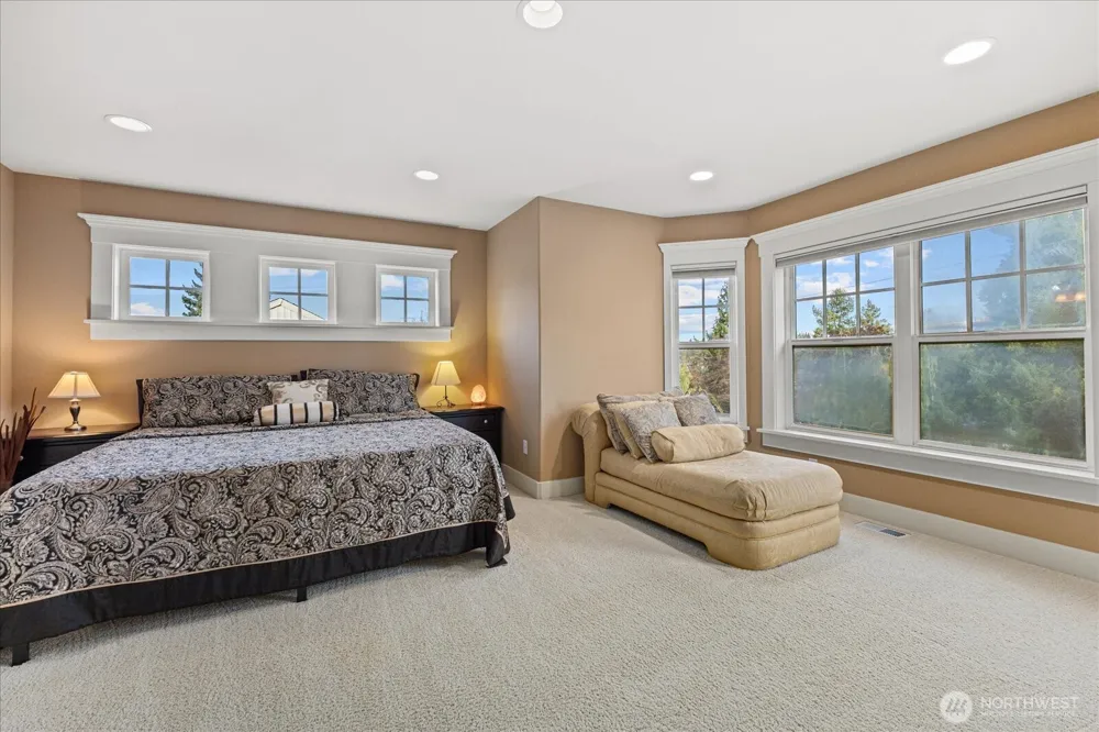 825 Kirkland Way Kirkland, WA 98033