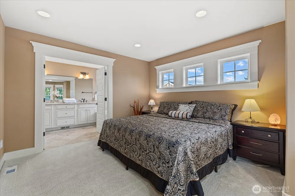 825 Kirkland Way Kirkland, WA 98033