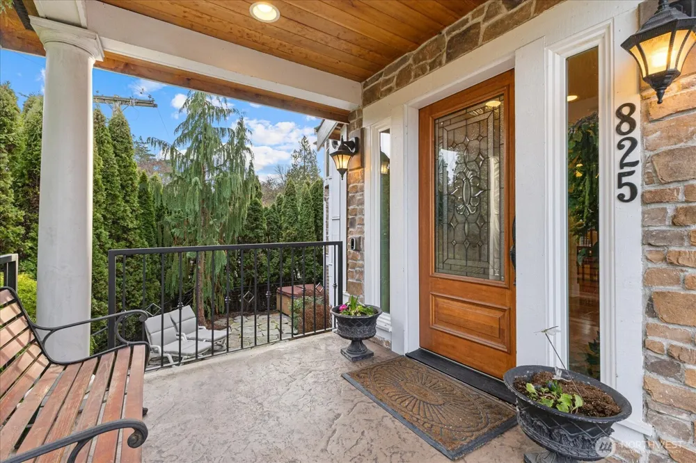 825 Kirkland Way Kirkland, WA 98033